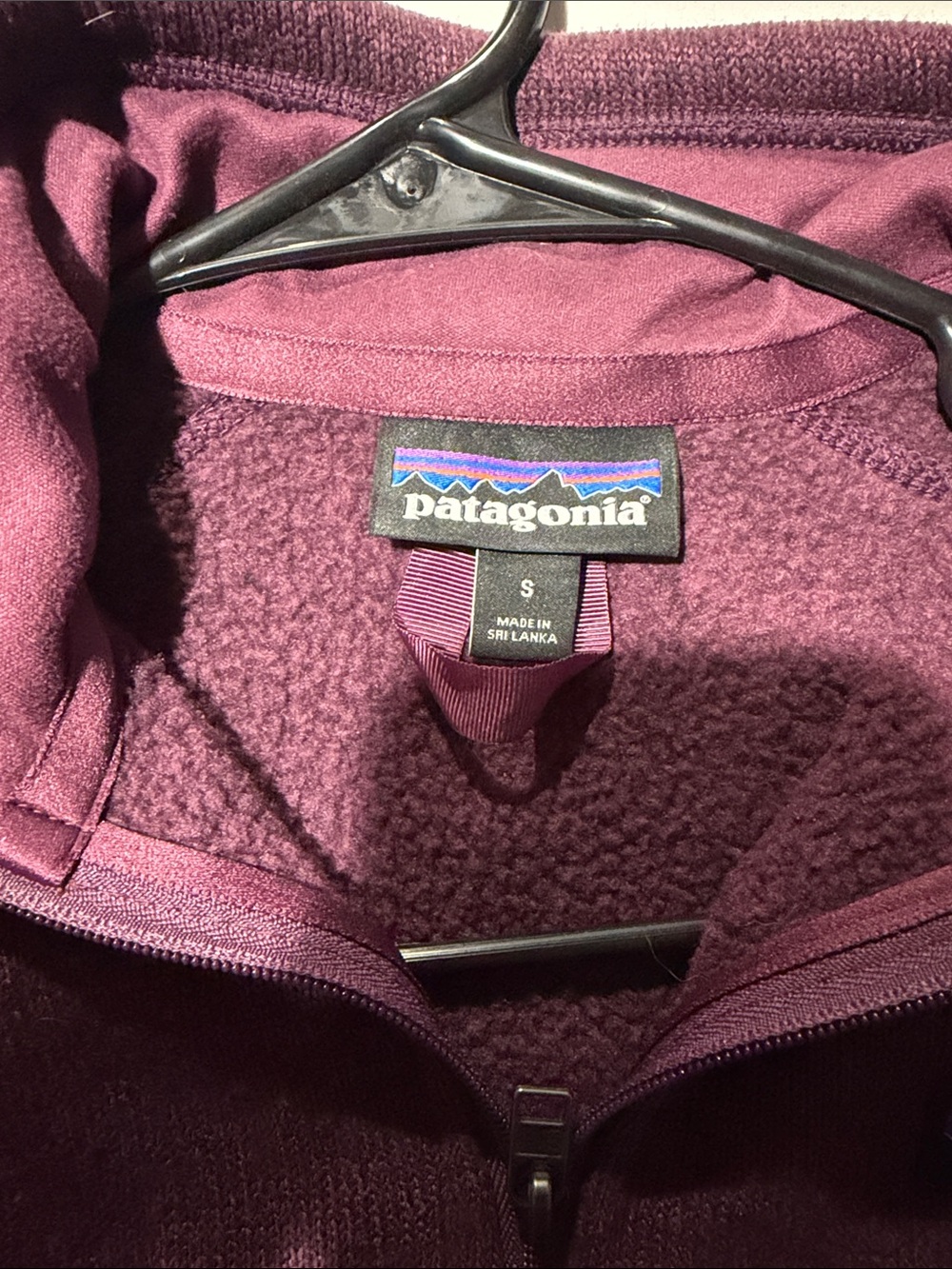 Patagonia women’s Zip-Neck Sweater - Plum Heather - Picture 2 of 3